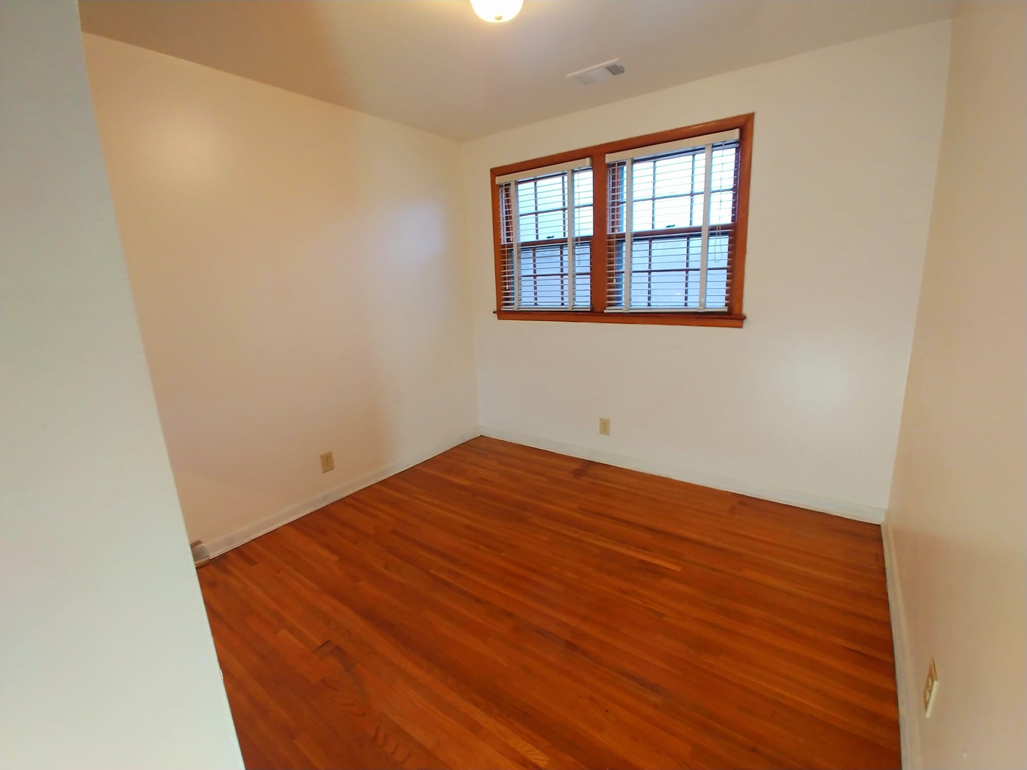 Building Photo - 644 N 5th St