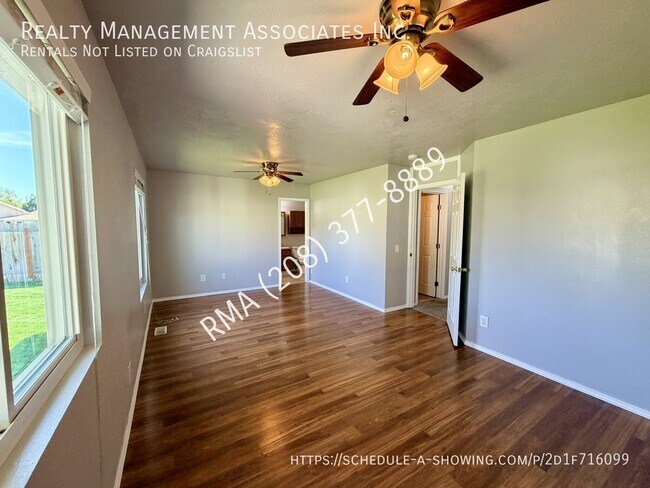 Building Photo - 1442 W Hayfield Ct