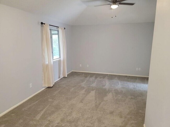 Building Photo - 9406 Walnut Glen Dr