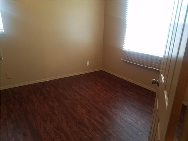 Building Photo - 598 N 40th St