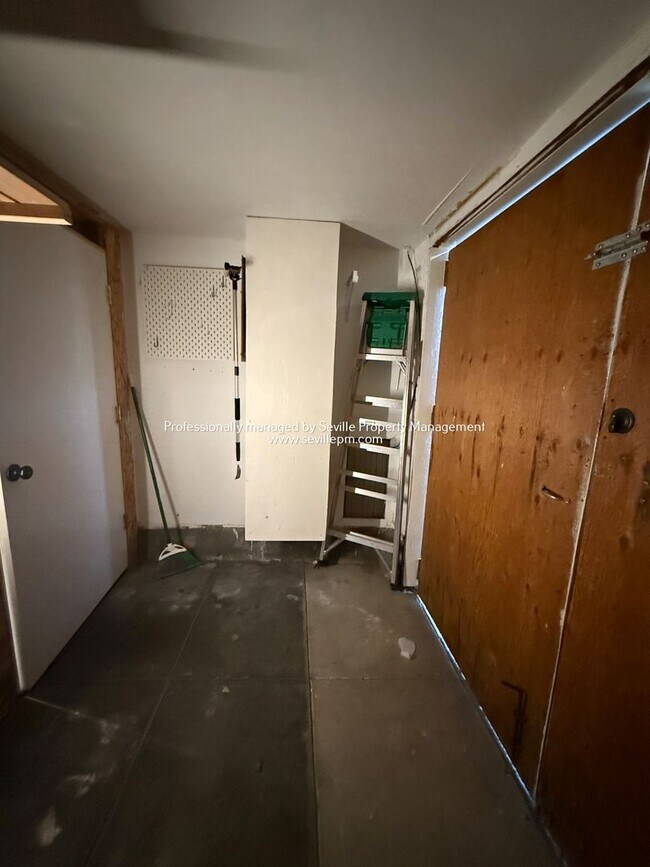 Building Photo - Charming 1920s Alameda East End  2BR+ / 1B...