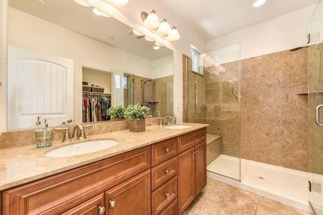 Building Photo - NICE TWO STORY HOME IN WEST ROSEVILLE!