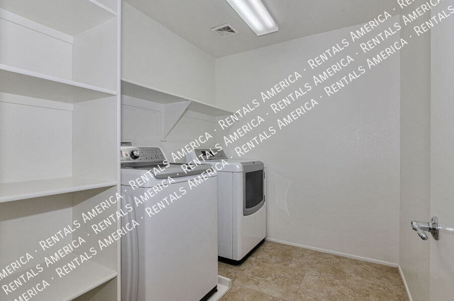 Building Photo - 10552 E Pleasant Pasture Dr