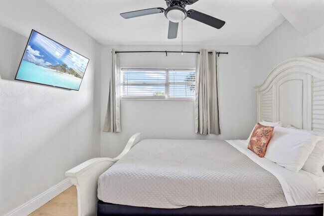 Building Photo - 3524 S Atlantic Ave