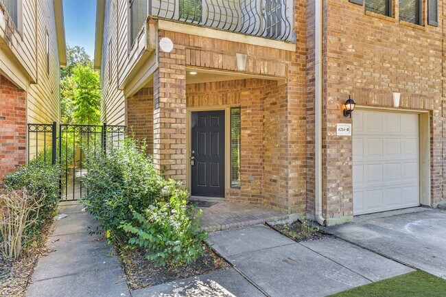 Building Photo - 4214 Brinkley St