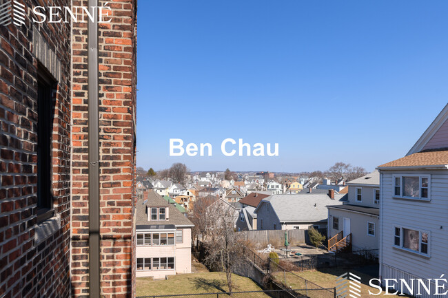 Building Photo - 5 Sherborn Ct