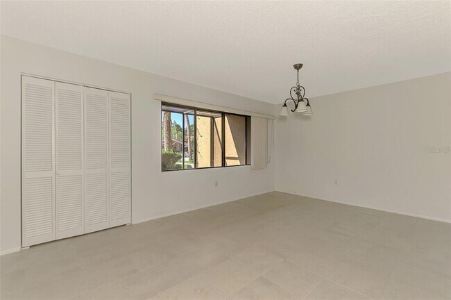Building Photo - 935 Sunridge Way