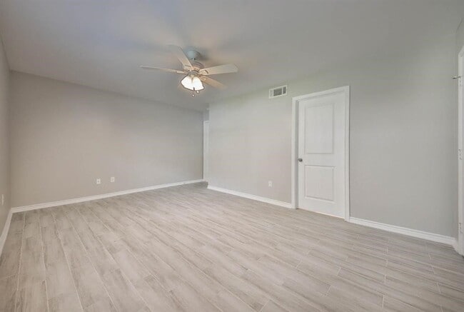 Building Photo - 12633 Memorial Dr