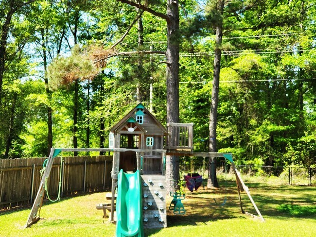 Building Photo - 416 Dogwood S Ln