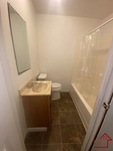 Building Photo - 4324 Grand Ave