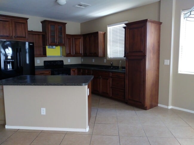 Building Photo - Maripoca Meadows 4bd 2.5bth for Rent