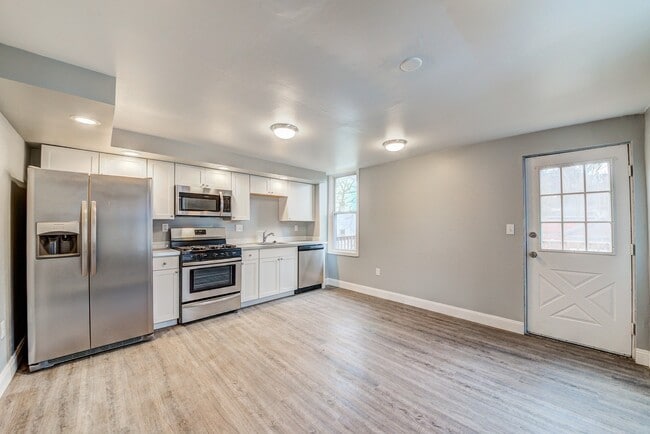 Building Photo - 744 Proctor Wy