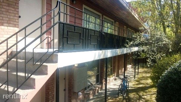 Building Photo - 5620 University Way NE