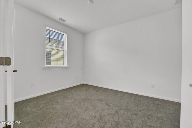 Building Photo - 8928 Parrot Pl