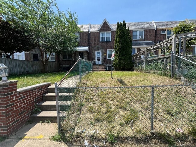 Primary Photo - 2248 Disston St