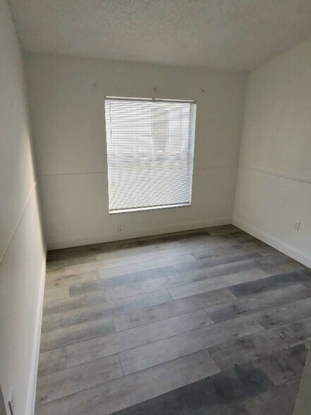 Building Photo - 7214 Edgewater Shores Ct