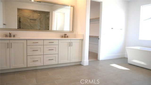 Building Photo - 254 Proctor