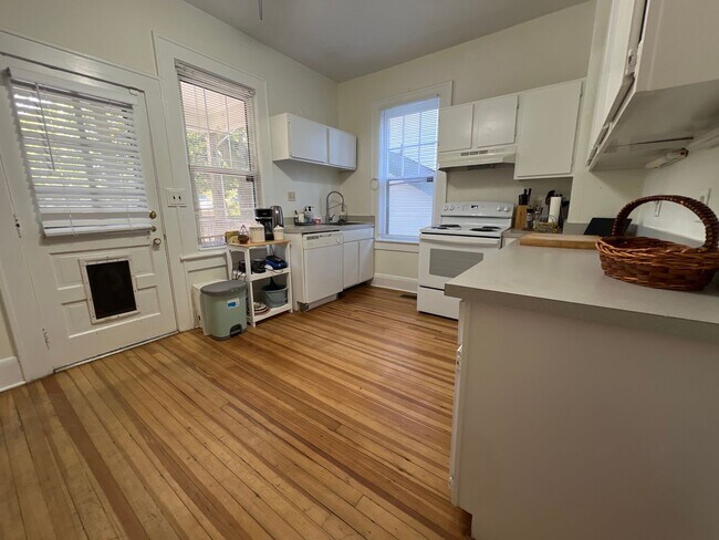 Building Photo - Maryland721