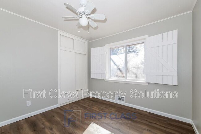 Building Photo - 2236 Carlton Way