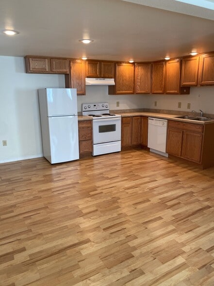 Kitchen - 36264 Kopp St