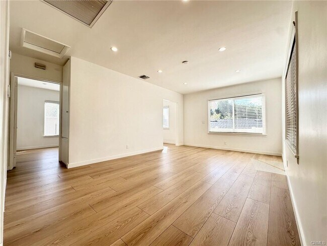 Building Photo - 4644 Lowell Ave