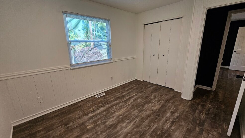 Bedroom 3 - 626 Woods Crossing Dr