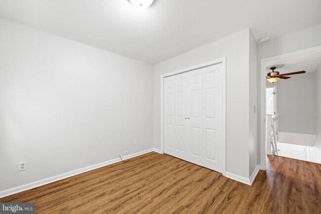 Building Photo - 928 N Bambrey St