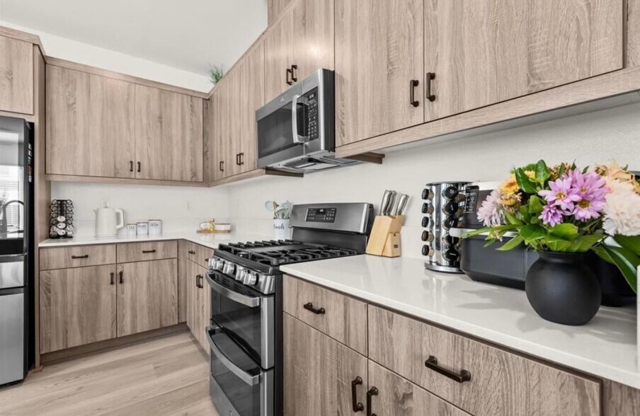 Building Photo - 359 Sweet Pl