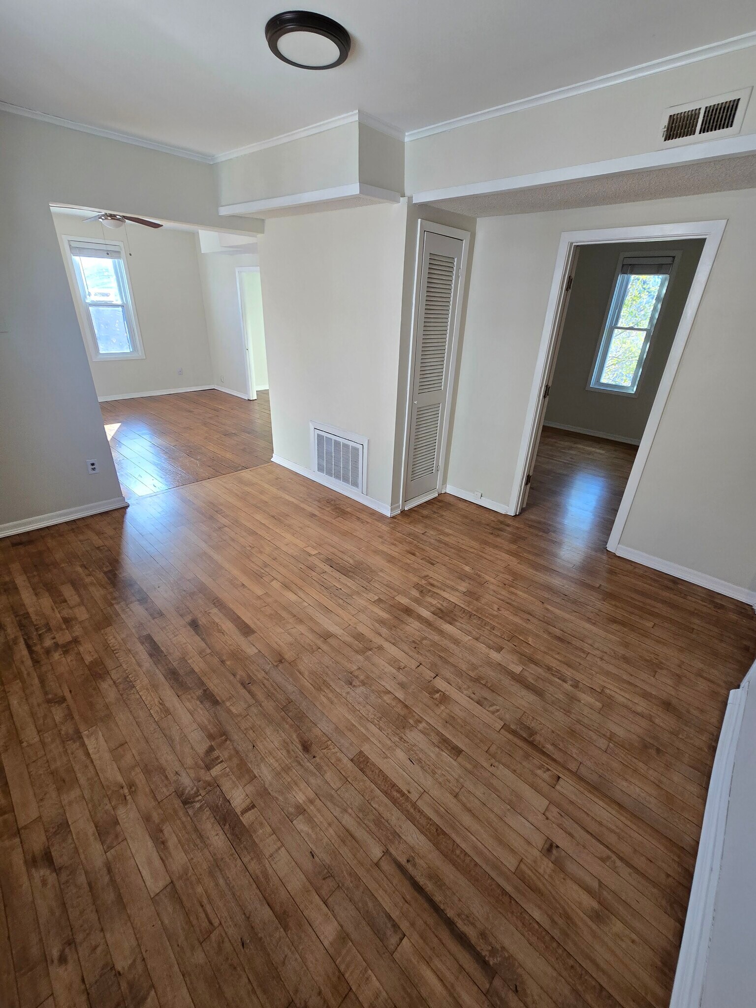 Building Photo - 211 17th Avenue Northeast