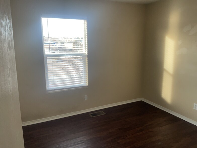 Building Photo - 5205 Caprock Dr NE