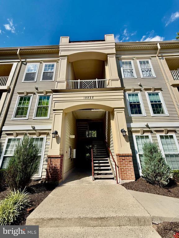 Building Photo - 18825 Sparkling Water Dr