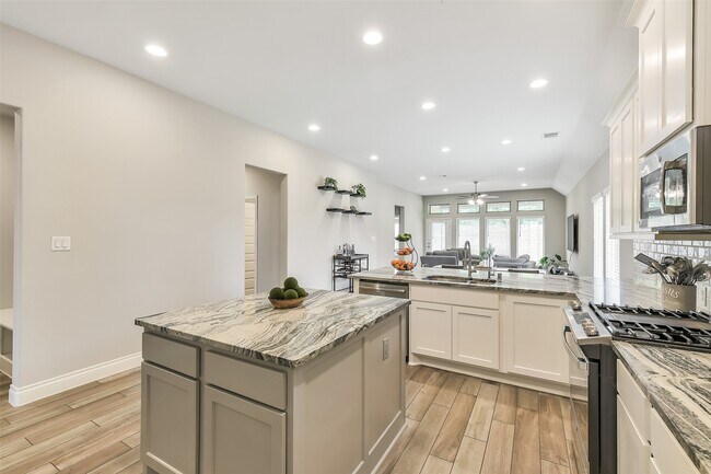 Building Photo - 19827 Bronze Spur Ct