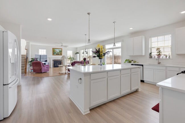 Building Photo - 1812 Empress Dr