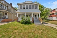Building Photo - Reyburn