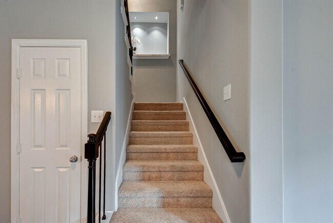 Building Photo - 182 N Millport Cir