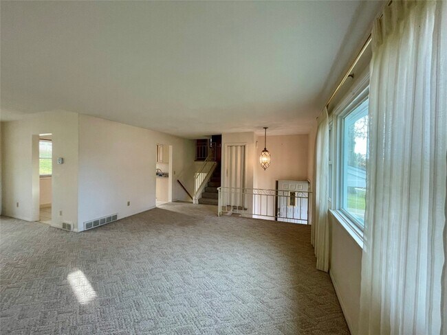 Building Photo - 328 Chestnut Ln