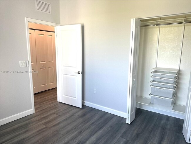 Building Photo - 246 NE 208th Ter