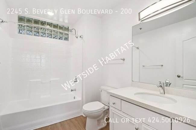 Building Photo - 2245 S Beverly Glen Blvd