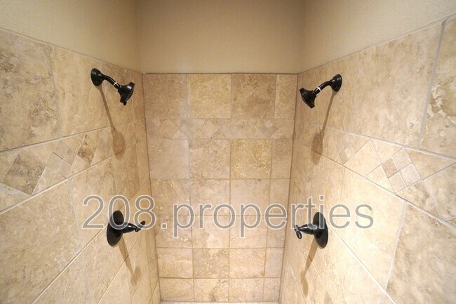 Building Photo - 1921 W Aspen Creek Dr