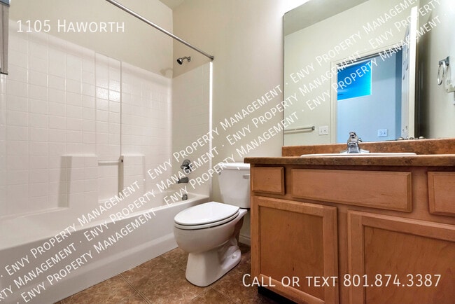 Building Photo - 1105 Haworth-