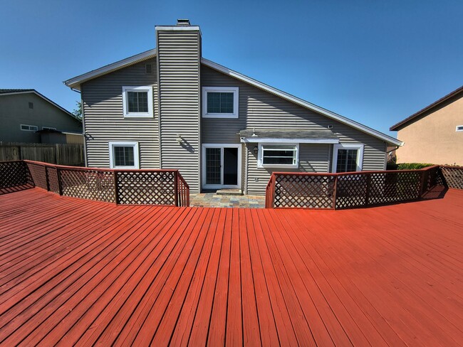Building Photo - Beautiful and Spacious Two Story 4 Bed/3 Bath Home For Rent In Hercules!!!