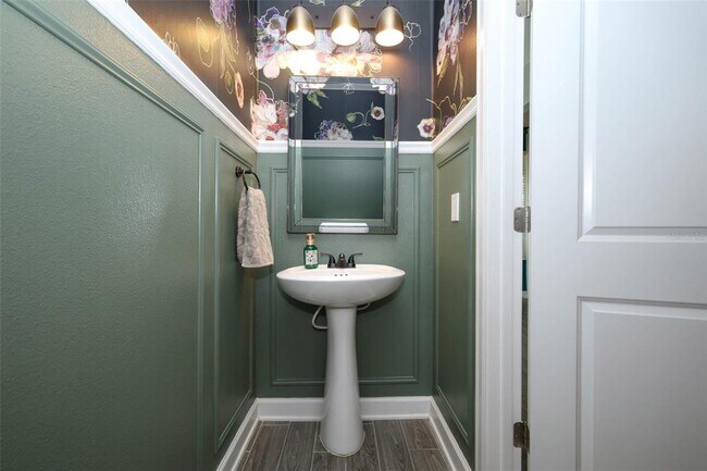 Building Photo - 12003 Theme Alley