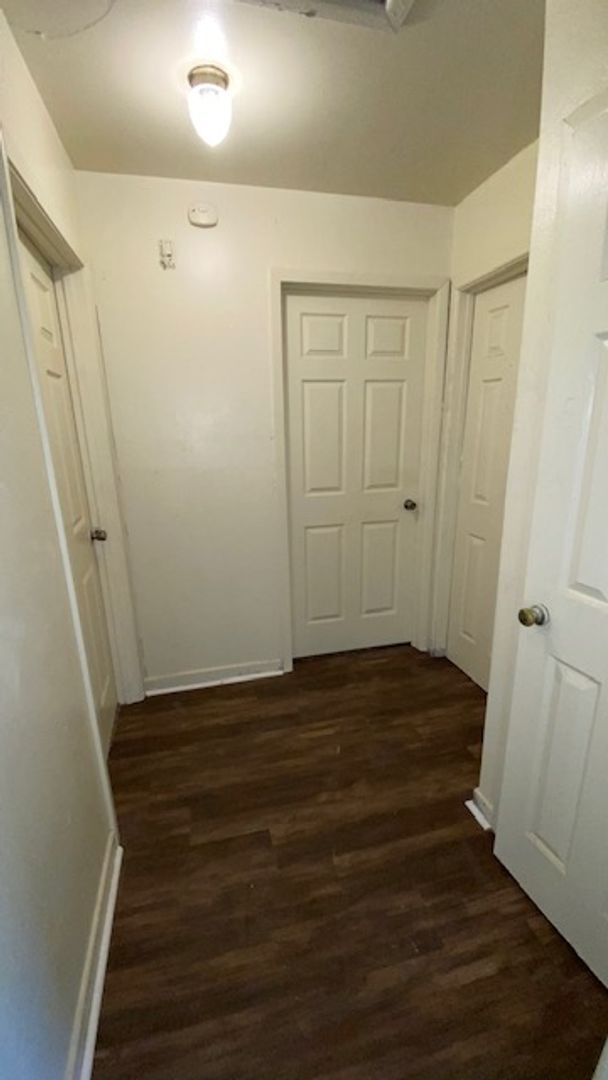 Building Photo - 2120 Jane St