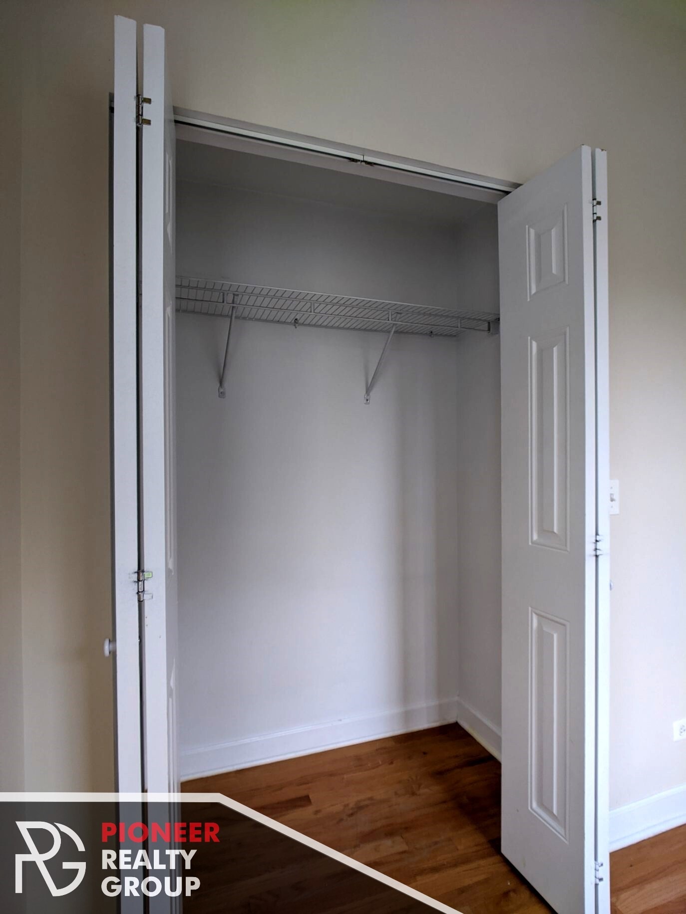 Building Photo - 3240 N Clifton Ave