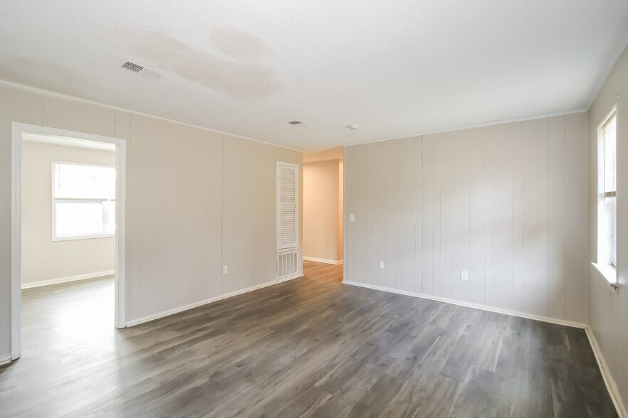 Building Photo - 2227 Cassell St