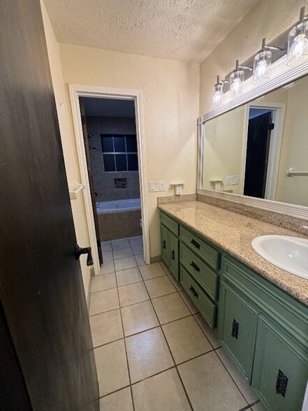 Building Photo - 714 Whitecap Dr