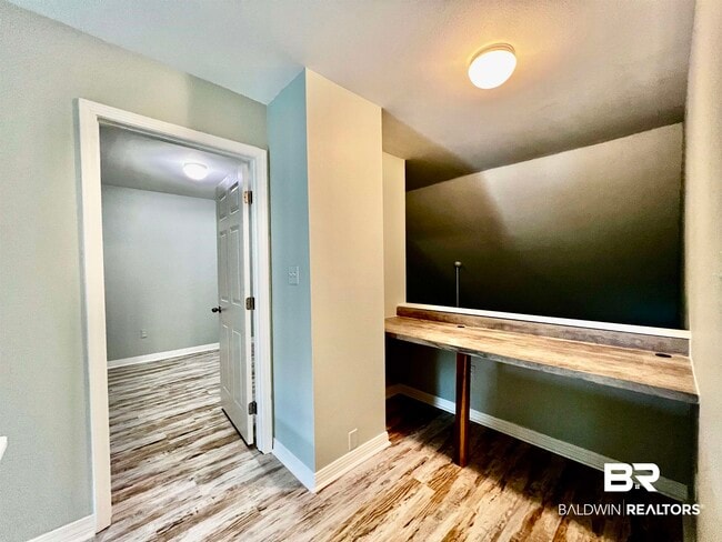 Building Photo - 444 Clubhouse Dr