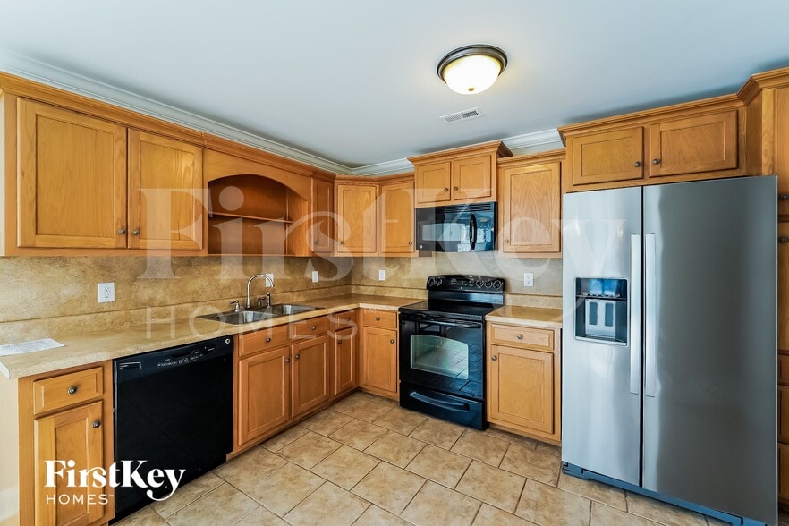 Building Photo - 170 Horton Dr