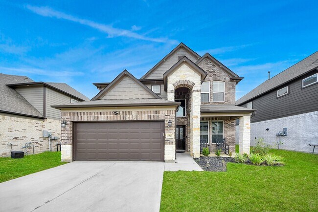 Building Photo - 8819 Cabin Loft Ln