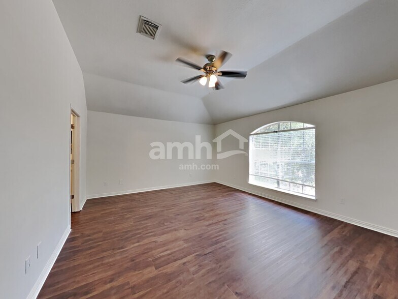 Building Photo - 2602 Port Carissa Dr